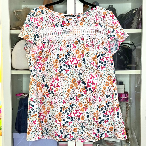 Floral Round Neck Blouse with Lace/Crochet Detail size 12 - Picture 1 of 7